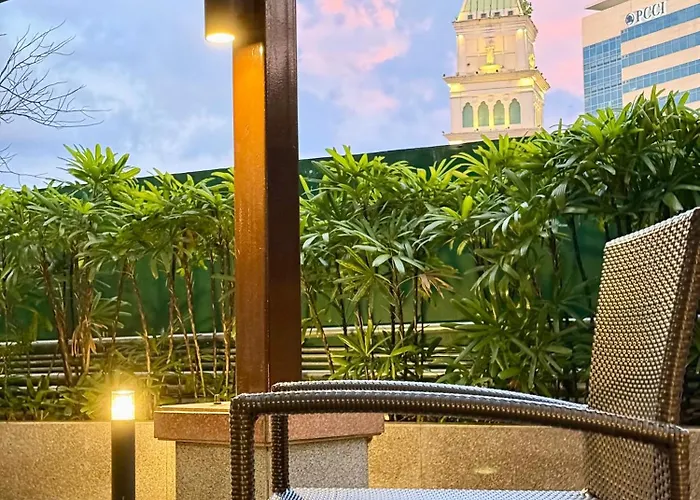 Venice Luxe King Bed Retreat, Netflix, Kitchen, Pool Access, 3 Guests Only